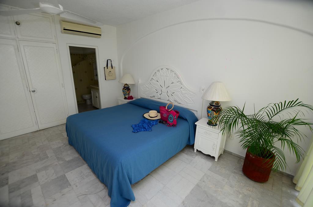 Dolphin Cove Inn Manzanillo Exterior photo